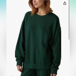 Velvet by Graham and Spencer Abbot Sweatshirt forrest Green.